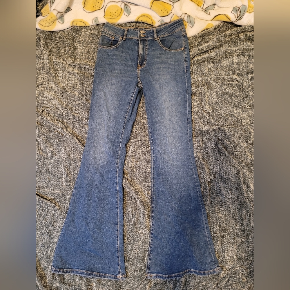 Forever 21 Flare/Bellbottom Jeans (Women's)